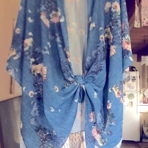 Roomy romantic lovely floral pattern